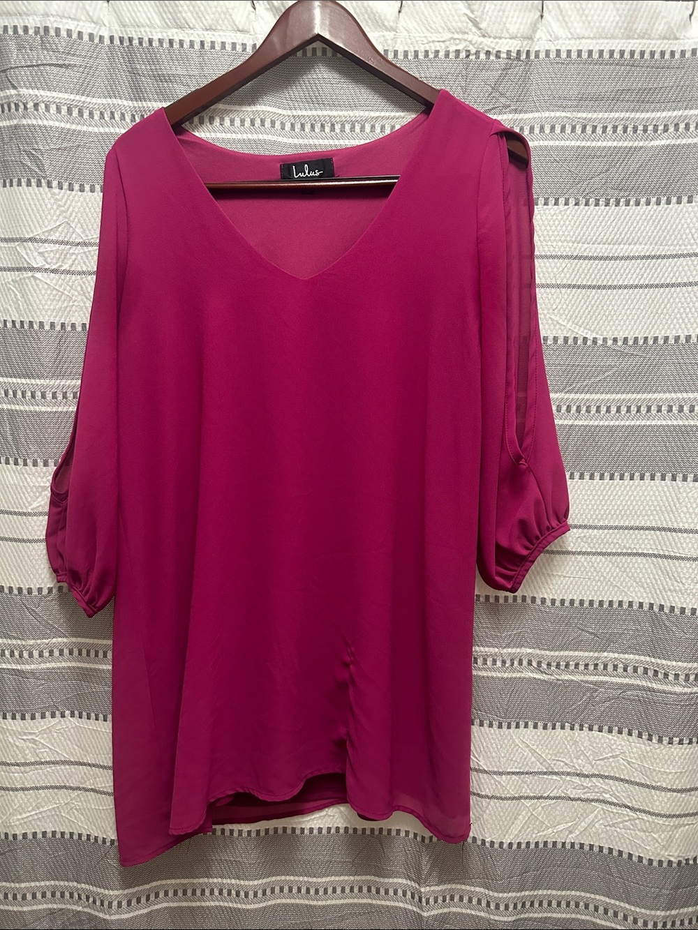 Lulu's Fuchsia Cold-Shoulder V-Neck dress